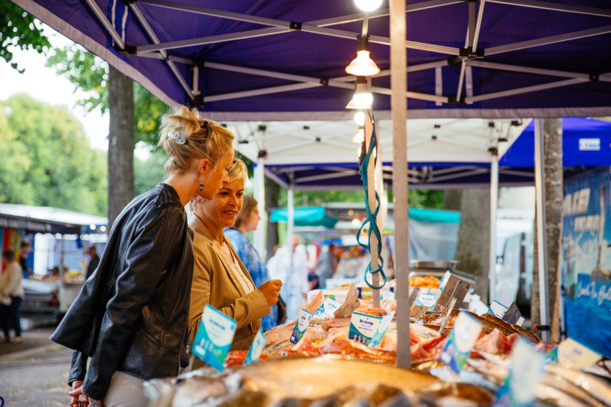 Marché Saint-Sauveur de Caen, étal de poissons