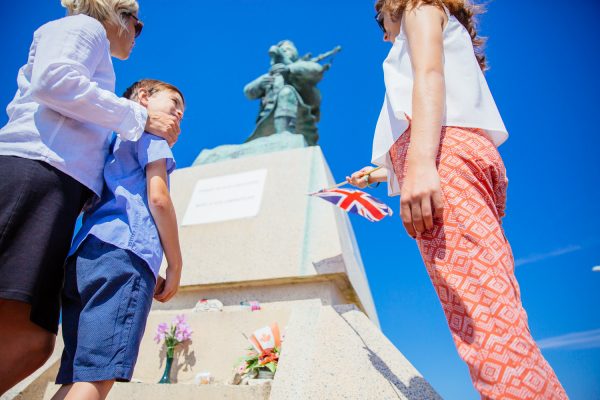 Staue de Piper Bill Millin à Colleville-Montgomery