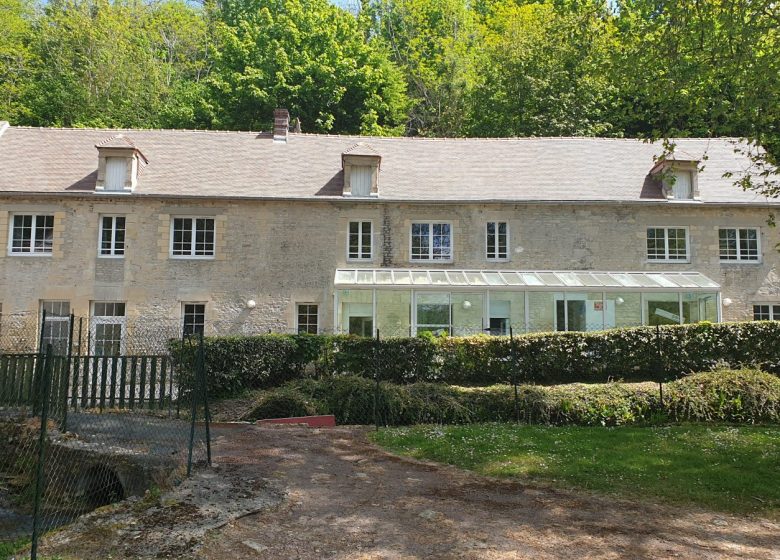 centre le Moulin de Barbières, extérieur