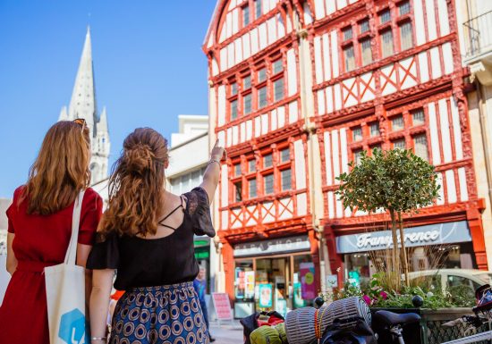 30 juin-Sortie_entre_amies_dans_la_ville_de_Caen-Caen_la_mer_Tourisme___Les_Conteurs_(Droits_reserves_OTC)