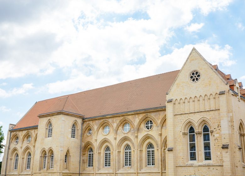 54507-Palais_ducal-Caen_la_mer_Tourisme___Les_Conteurs_(Droits_reserves_OTC)-1200px