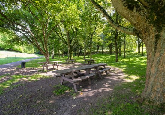 569212-Aire_de_pique-nique_du_Memorial-Caen_la_mer_Tourisme___Alix_JONET-1200px