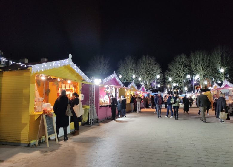 575097-Marche_de_Noel_a_Caen__2023-Caen_la_mer_Tourisme___Alix_JONET-1500px