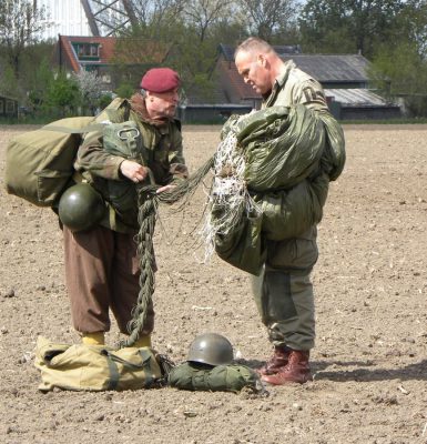 Présentation d’un stick de parachutiste