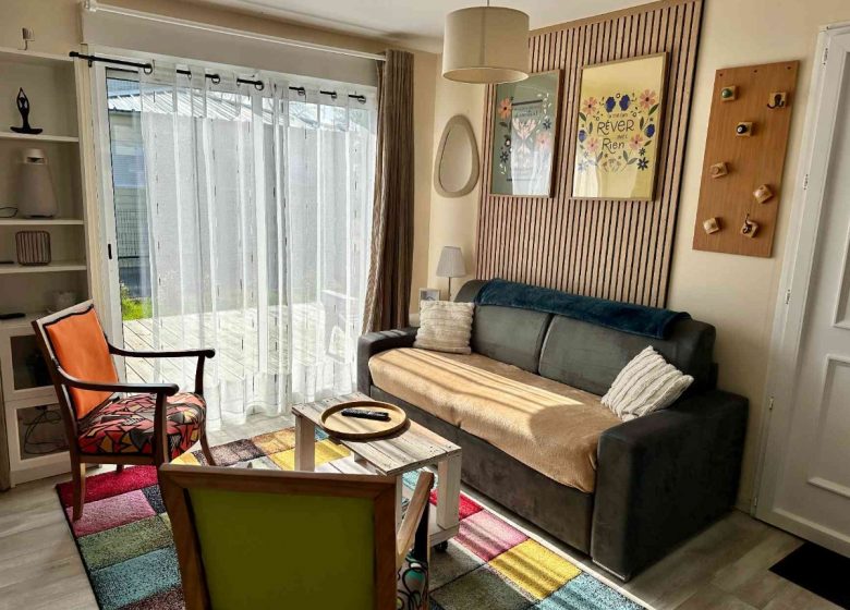 COTTAGE II – COIN SALON