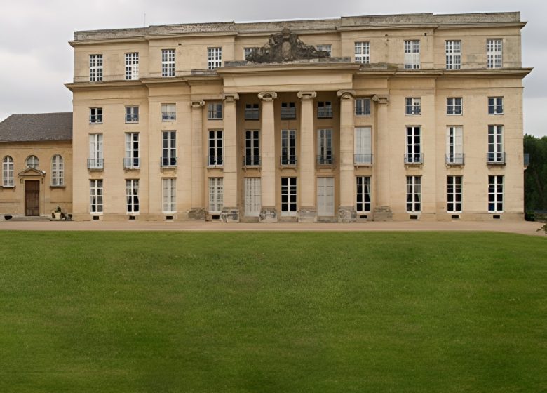 exterieur Chateau de Benouville