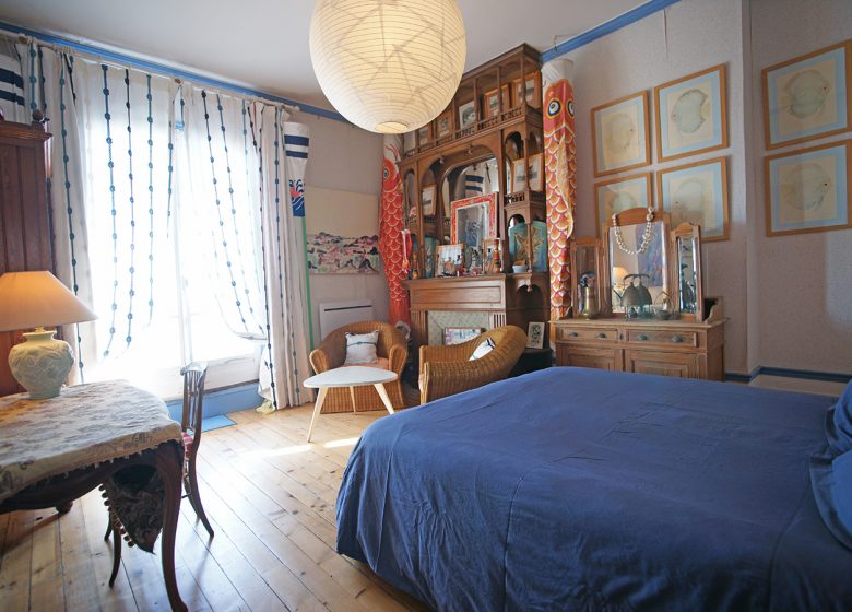 Chambre bleue à La Villa Louis Chambres d'hôtes à Lion-sur-mer en Normandie