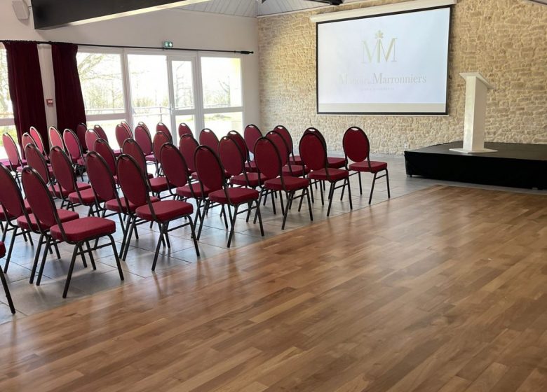 Grande salle theatre ©Manoir des marronniers