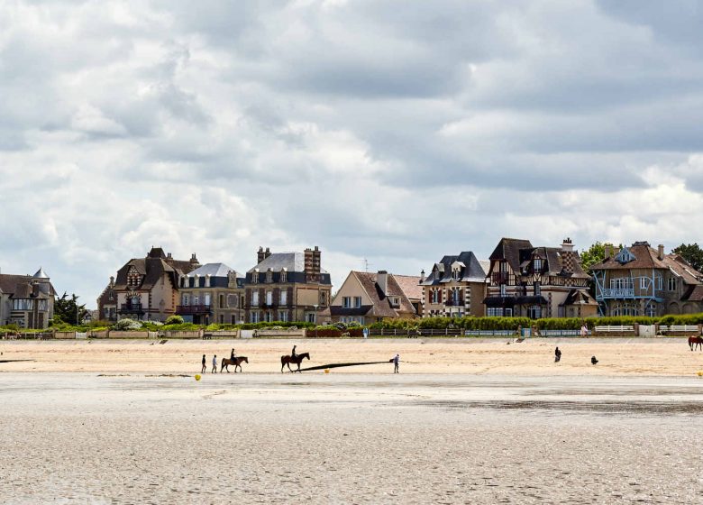 Hermanville-sur-mer-plage-Caen-la-mer-Tourisme–Fabien-MAHAUT