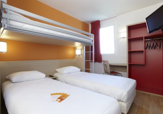 Hotel Première Classe St Contest – chambre triple
