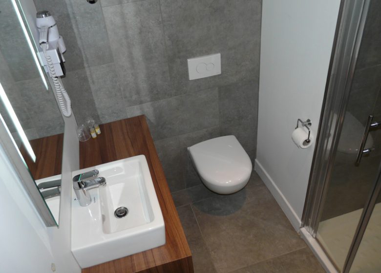 Salle d'eau de l'Hotel Mary's à Caen