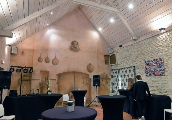 Le Bec Faim – Salle mange debout – ©Le Bec Faim_stéphanedévé