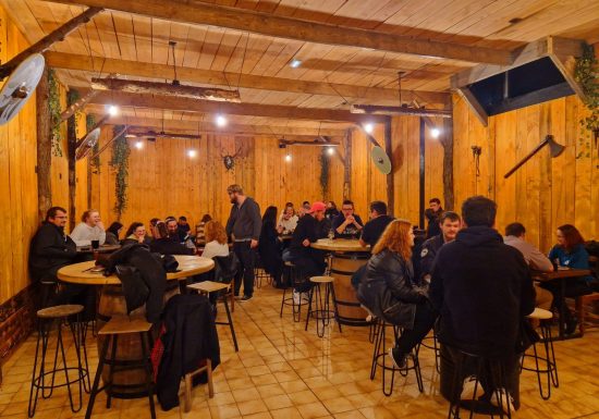 Le Valhalla_bar_taverne_viking_lancer de haches_Caen (3)