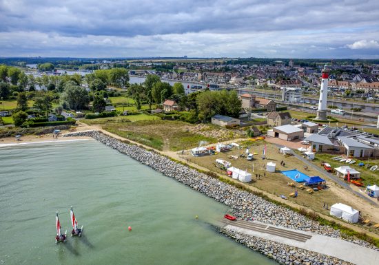 Centre Activités Nautiques de Ouistreham Photographie aérienne par cerf-volant ©Fabien POTEL www.airkapture.fr