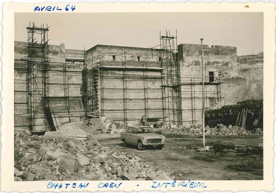 Rémy Marie (1923-2002). “Reconstruction des remparts du château de Caen – vue intérieure”, avril 1964, Archives de Caen