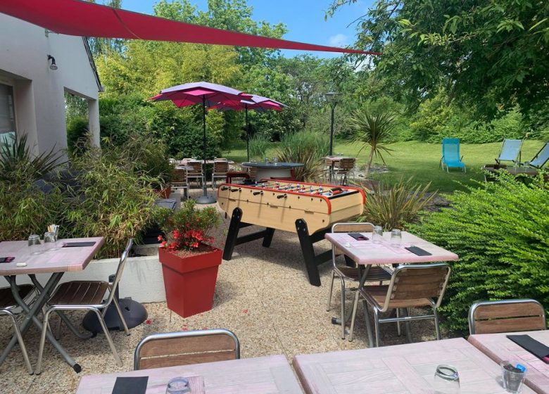 hotel-campanile-mondeville-jardin-3