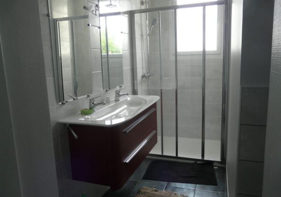 hurel-anne-relais-saint-gilles-salle-d-eau-2