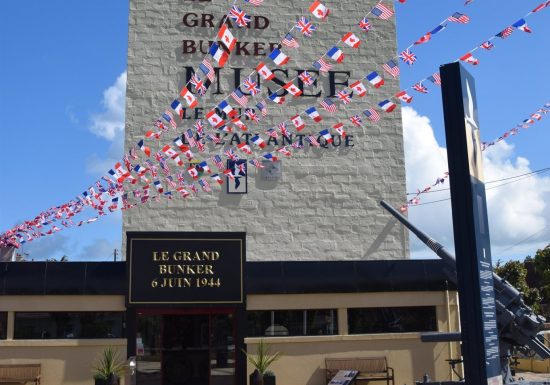 le-grand-bunker-drapeaux