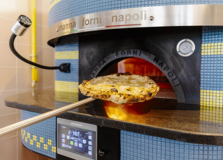 the-people-four-a-pizzas